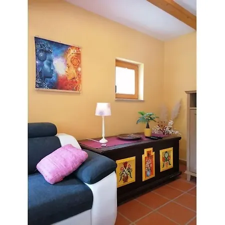 Lovely Mountain House With Heated Pool Vikendica