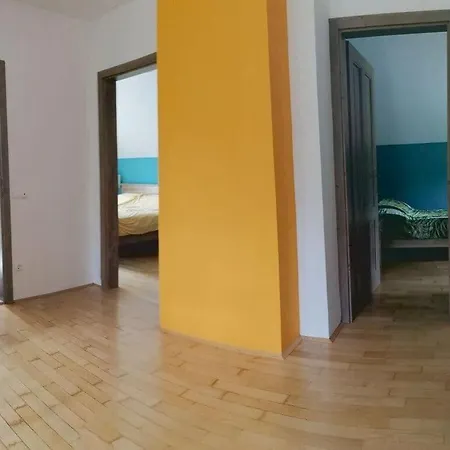 Lovely Mountain House With Heated Pool Vikendica *