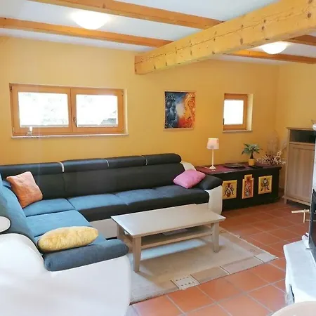 Lovely Mountain House With Heated Pool Vikendica