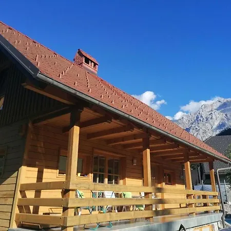 Vikendica Lovely Mountain House With Heated Pool *