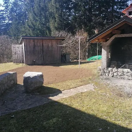 Vikendica Lovely Mountain House With Heated Pool